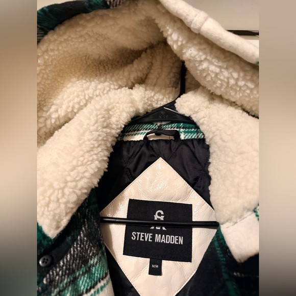 Steve Madden Green, White Plaid Flannel Shirt Jacket Coat Sherpa Lined Hood Sz M - Picture 4 of 12